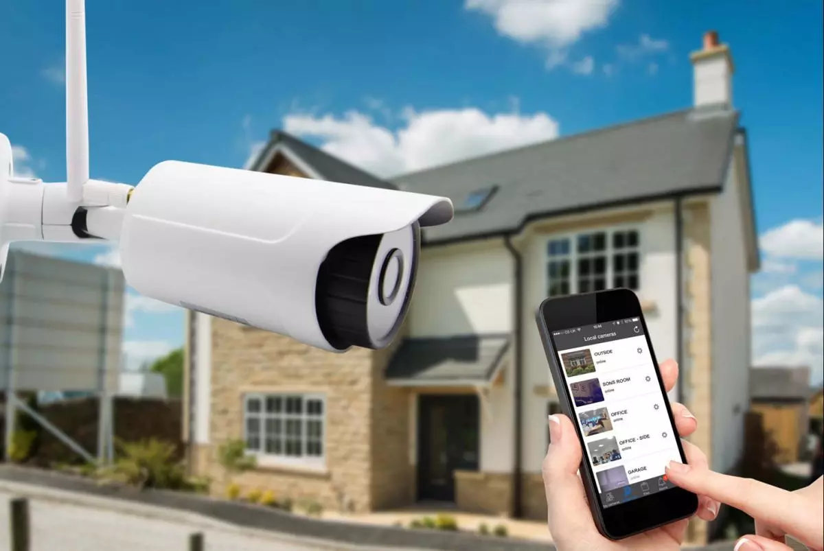 Choosing a security system for your home or office can be a daunting task, do you installer a burglar alarm a CCTV system or both?