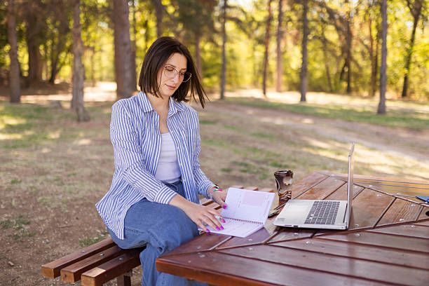 Academic Writing in Online Learning Environments