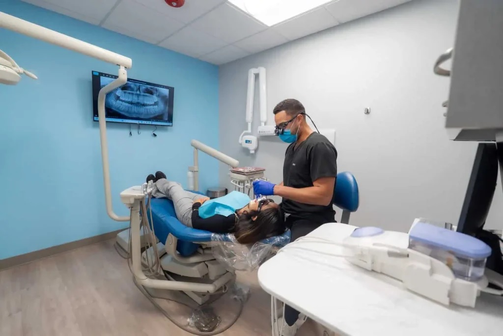 What Are the Most Effective Ways for Whitening Teeth at Home?
