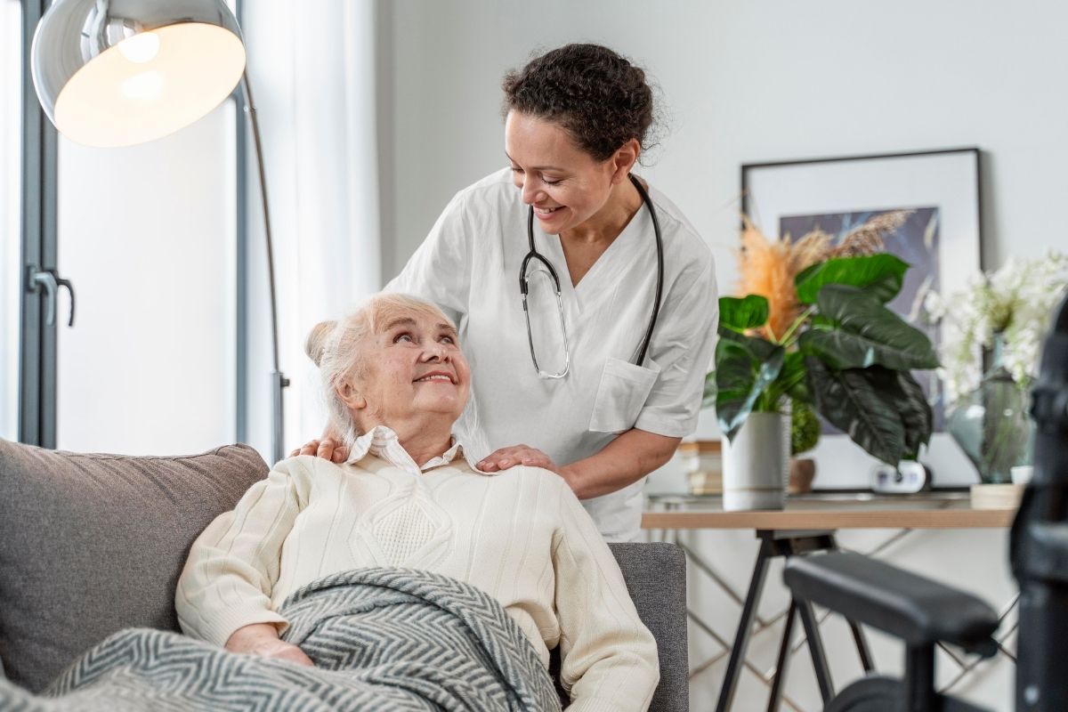 Top Benefits of Booking a Doctor at Home in Dubai