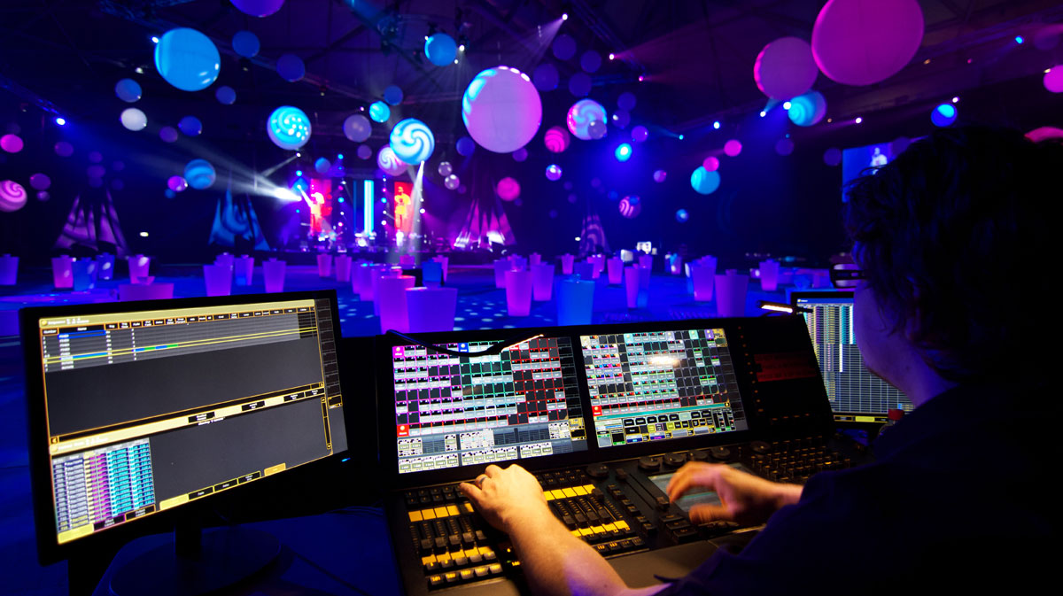 How to Enhance Corporate Presentations with Modern Technology