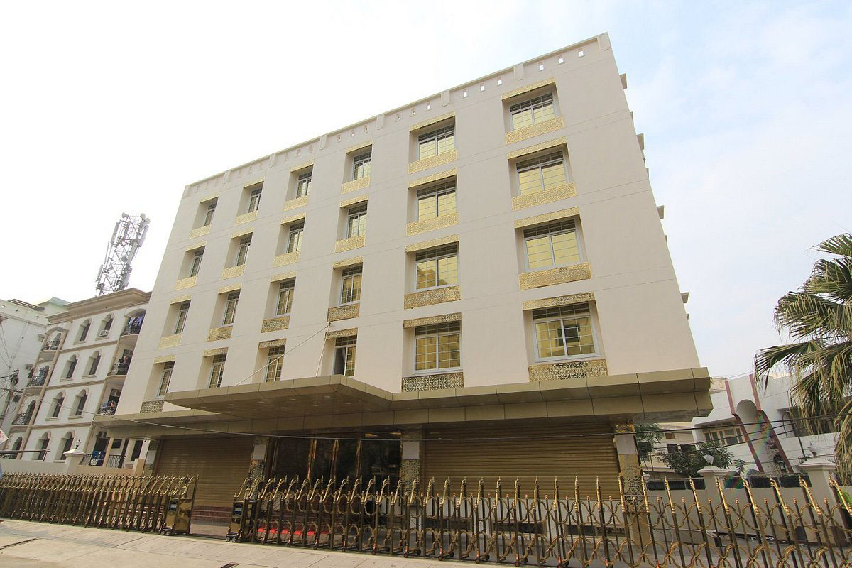 Hotel in Lucknow Hazratganj