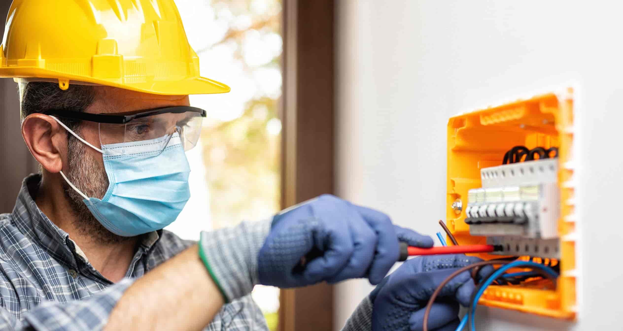 What Should You Check Before Hiring an Electrician in London?