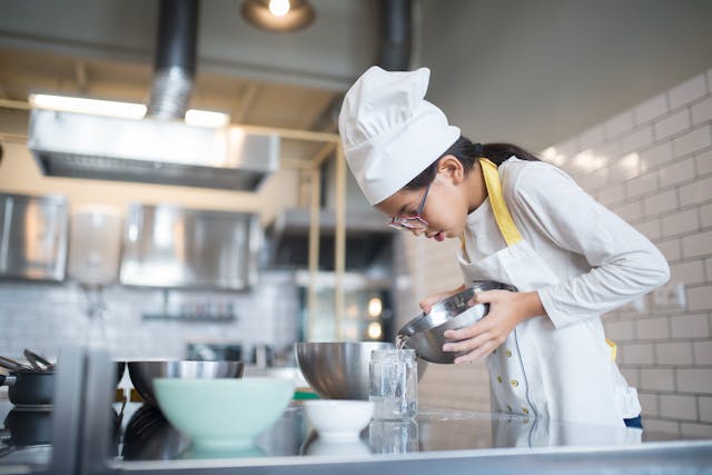 Best Dough Kneading Machines in Pakistan (2026): Top 7 Picks for Home & Bakery Use
