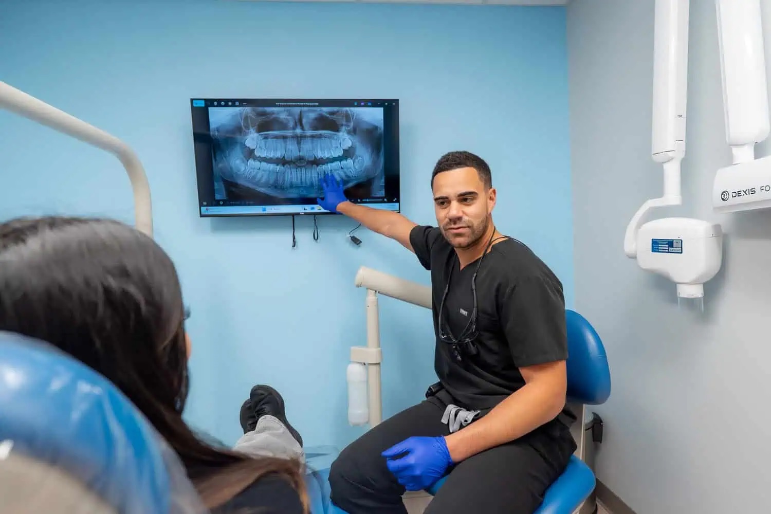 How Can a Dentist in Decatur GA Improve Your Oral Health?