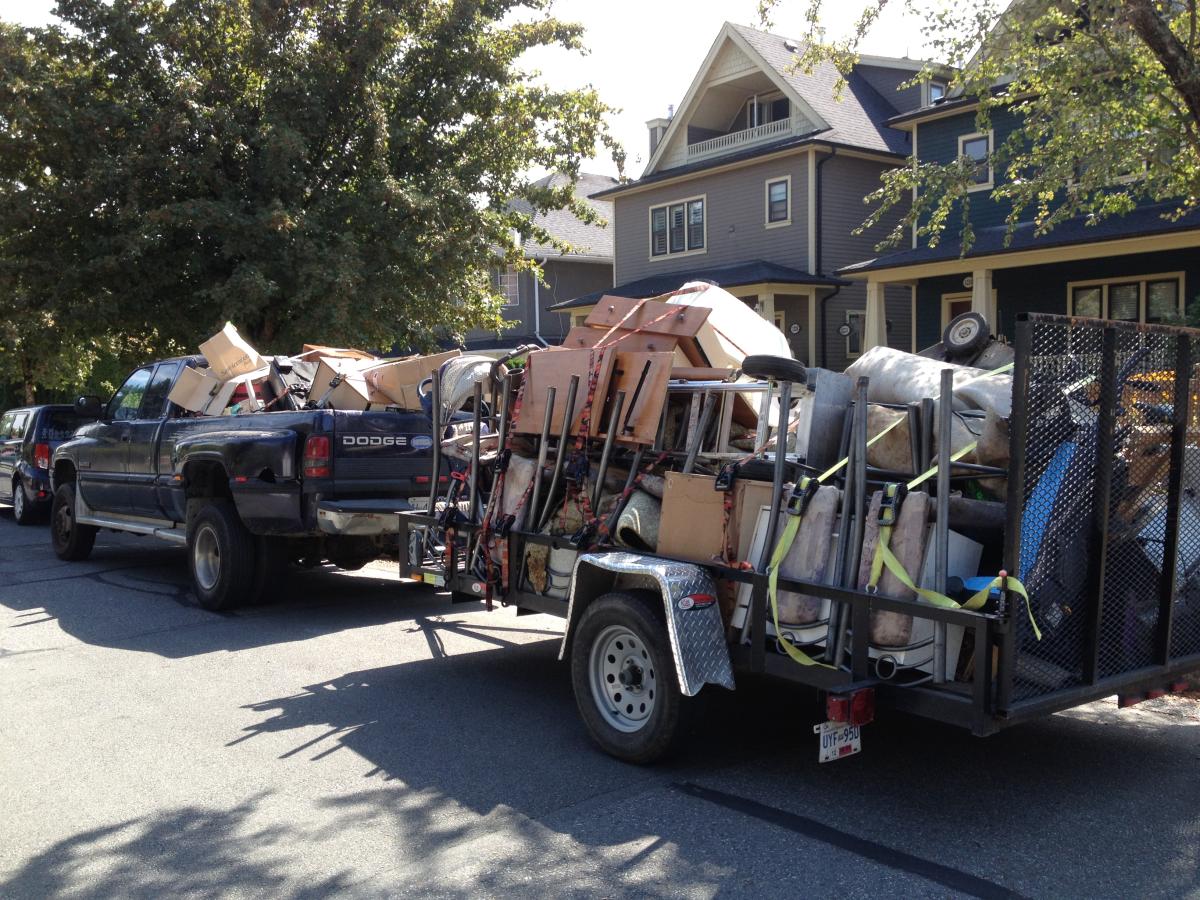 Smart Waste Removal Solutions for Cleaner Living Spaces