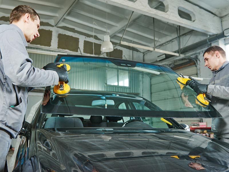 Where Can I Find Reliable Autoglass Replacement Services?