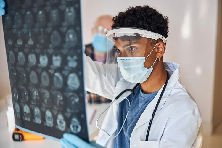 Best Neurologist in Kharghar: Expert Care for Brain, Spine, and Nervous System Disorders