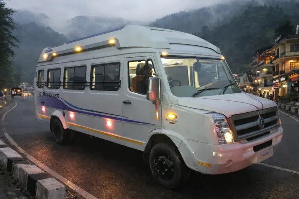 22 Seater Tempo Traveller Hire in Delhi