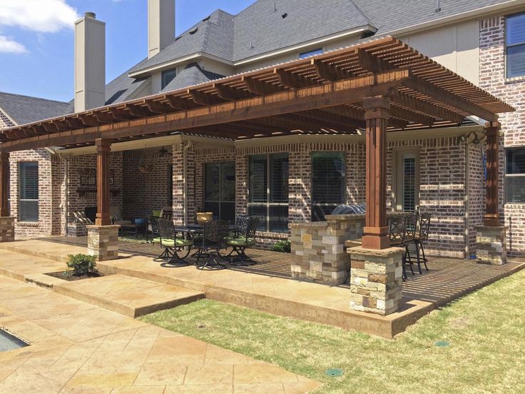 Dallas Outdoor Living Contractors: Transform Your Backyard Into an Outdoor Retreat