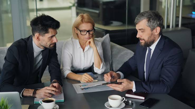 Building Financial Confidence Through Professional Guidance